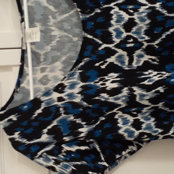 Bleeker and McDougal Large Women's tunic top,  blue, black and white with sheer - Picture 3 of 6